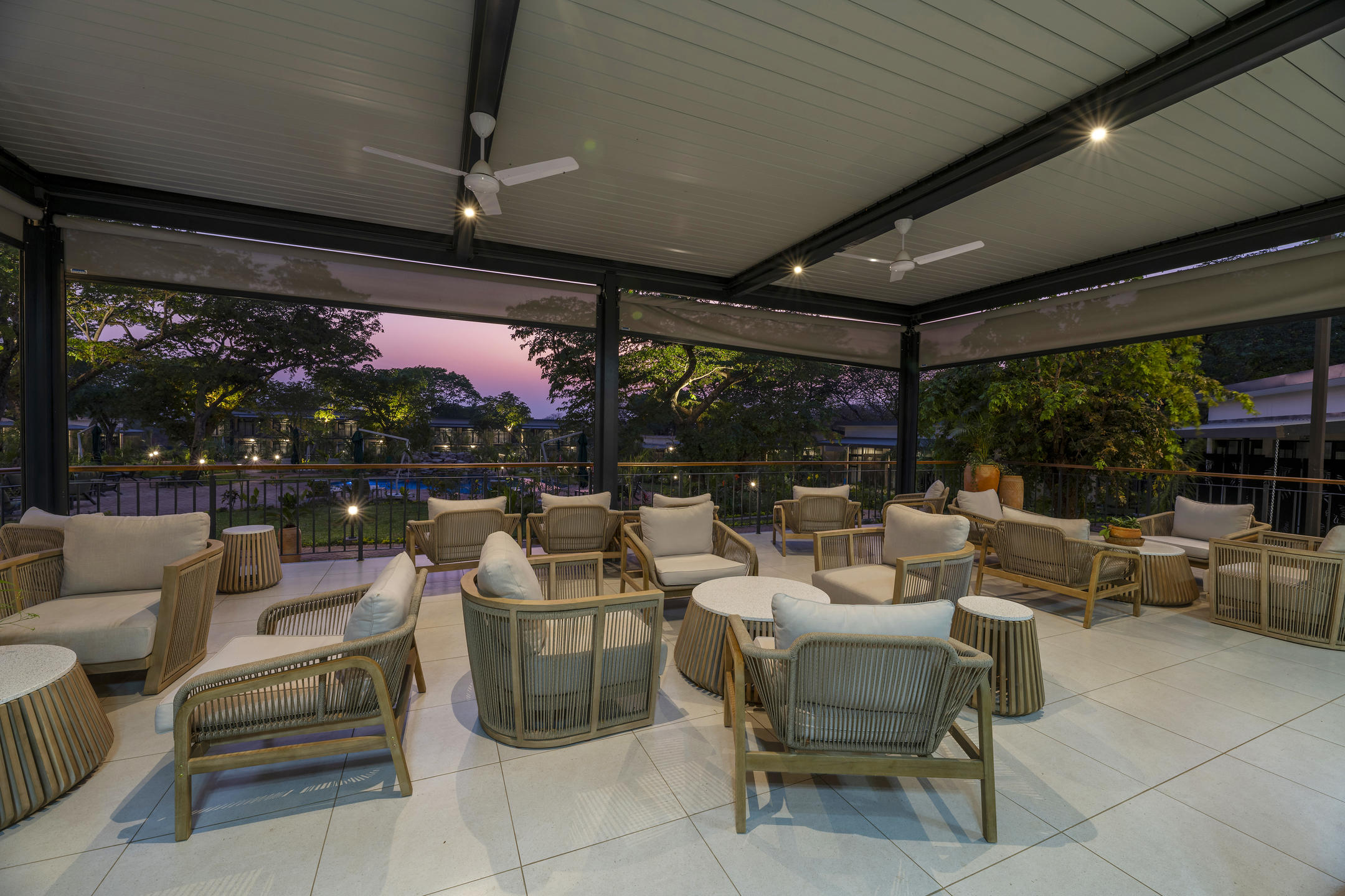 Waterfalls Lodge thumbnail 6